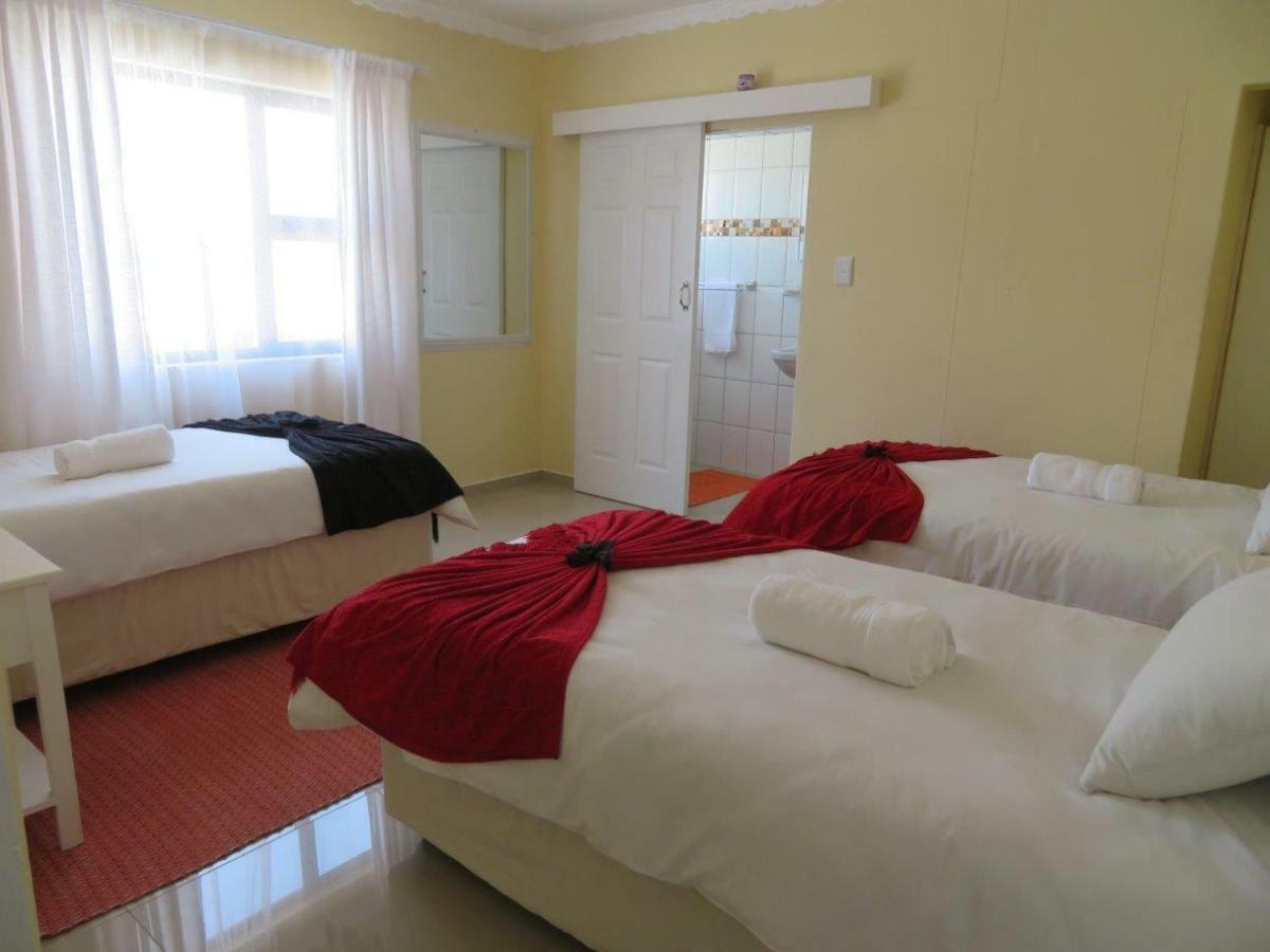Timo'S Guesthouse Accommodation Luderitz Exterior photo